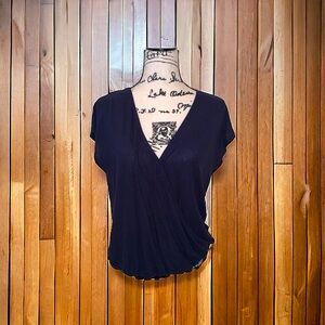 LOFT short sleeve , crossover , elastic waist top . Linen/rayon . Navy blue M